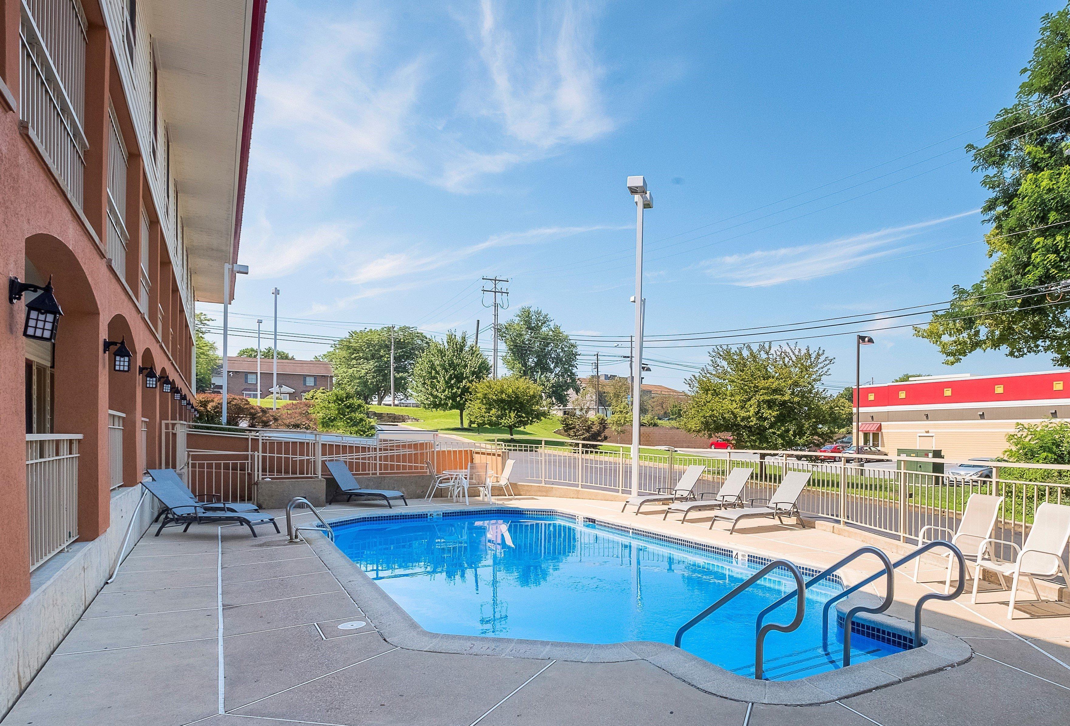 Motel Red Roof Lancaster 2*